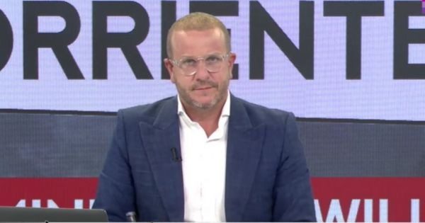 Augusto Thorndike arremete contra camarógrafo en vivo y desata críticas: “No debe ser parte de esta casa televisora”