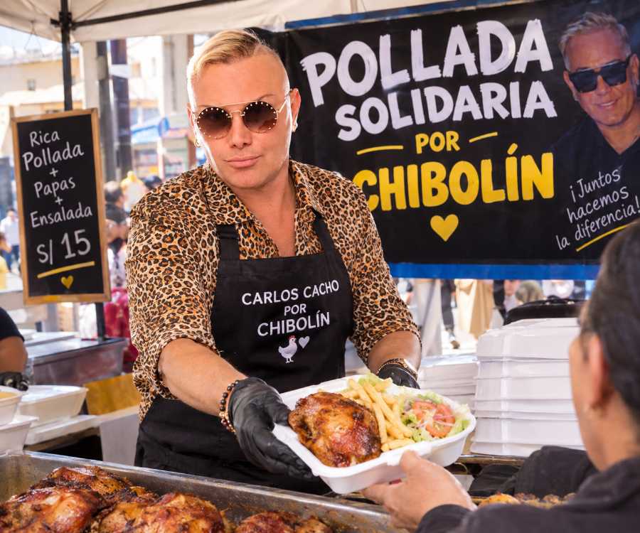 CARLOS CACHO ANUNCIA GRAN POLLADA PARA AYUDAR A ‘CHIBOLÍN’: “YA HAN CONFIRMADO VEINTE ARTISTAS”