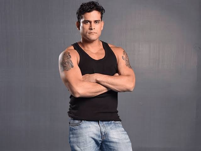 Christian Domínguez rompe su silencio sobre la polémica entre Ethel Pozo y Janet Barboza: "Yo estoy al medio"