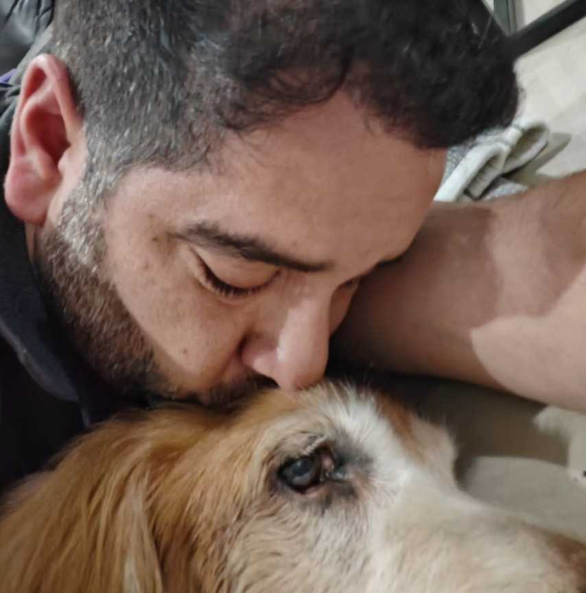 ¡Doloroso adiós! Junior Silva llora la muerte de Bronco, su mascota de 14 años: “Te voy a recordar y querer siempre, hijito bello”