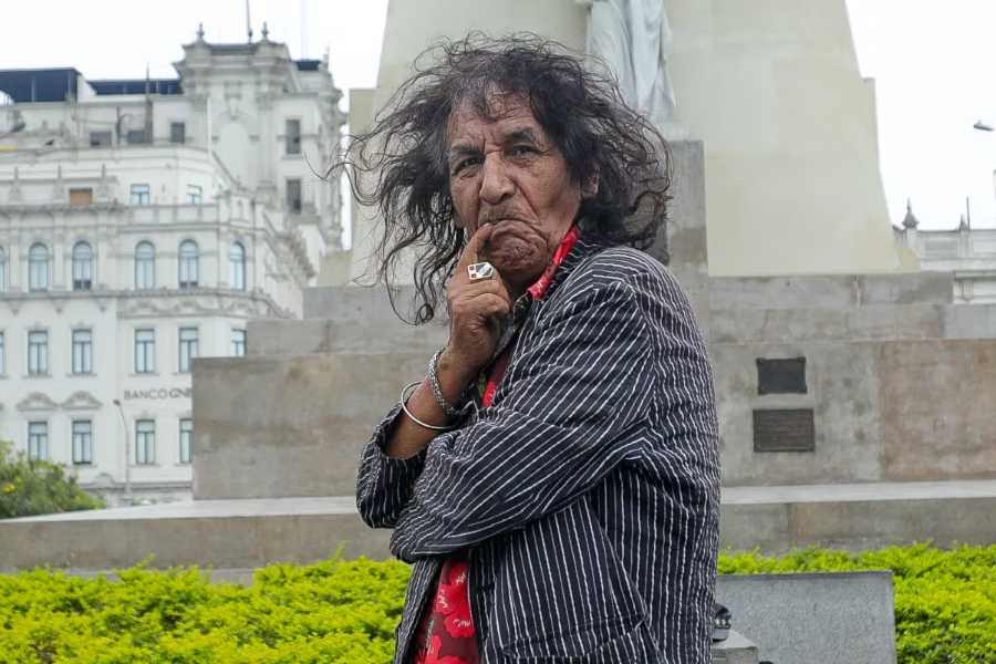 KIKE SUERO SE EMOCIONA AL VISITAR A MONDONGUITO EN EL HOSPITAL CAYETANO HEREDIA Y ENCABEZA ORACIÓN POR SU SALUD