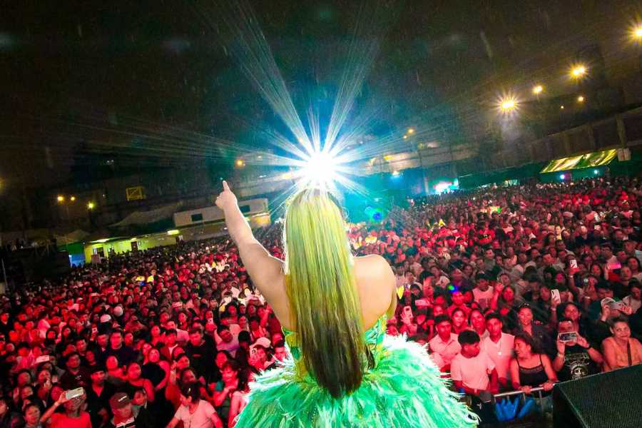 ¡LLENO TOTAL! YOBANA HANCCO IMPONE SU RITMO SUREÑO Y DESATA LA LOCURA EN EL COMPLEJO SANTA ROSA DE LIMA