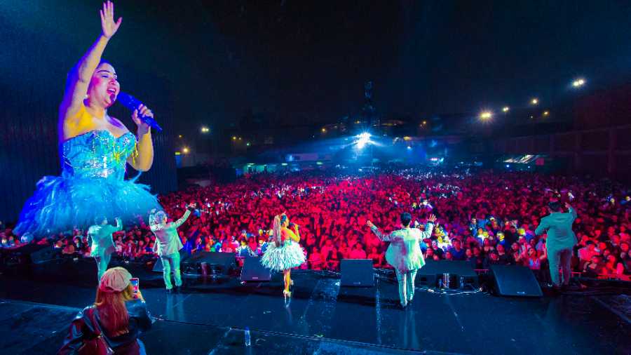 ¡LLENO TOTAL! YOBANA HANCCO IMPONE SU RITMO SUREÑO Y DESATA LA LOCURA EN EL COMPLEJO SANTA ROSA DE LIMA