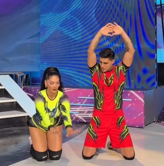 ¿PAUL MICHAEL RENDIDO A LOS PIES DE CHRIS SOIFER? CURIOSA ESCENA EN EEG DESATA COMENTARIOS